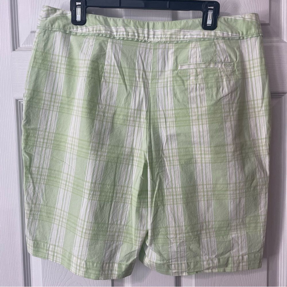Izod XFG Women’s Size 14 Light Green Plaid 10.5” Inseam Golf Shorts - Picture 5 of 10